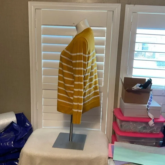 GAP Mustard and Cream Knit Sweater - Picture 4 of 6